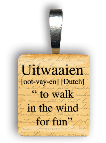 scrabble_pendant-found_in_translation-uitwaaien_grande
