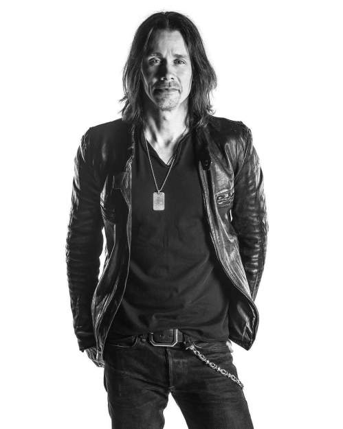 .facebook_1528225014895